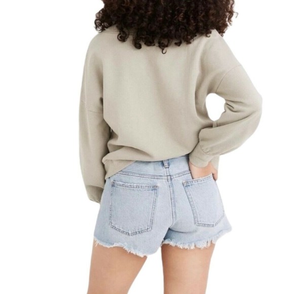 Madewell Curvy Relaxed Light Blue Distressed Button Fly Denim Shorts SZ 29 - Picture 3 of 12
